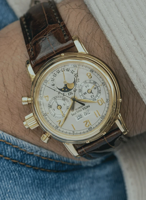 uhrlux section 1 mobile background 1